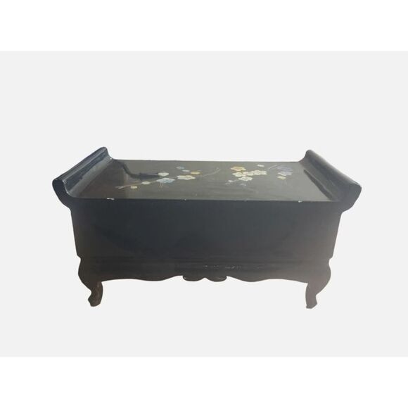 Late 20th Century Black Lacquer Hand Painted Asian Wedding/Jewelry Chest - Picture 3 of 7